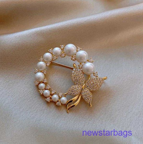 factory outlet wholesale brooches pearl butterfly brooch high-grade sense small fragrance exquisite and luxurious temperament 2023 new fashi, Gray
factory outlet wholesale brooches pearl butterfly brooch high-grade sense small fragrance exquisite and luxurious temperament 2023 new fashi, Gray