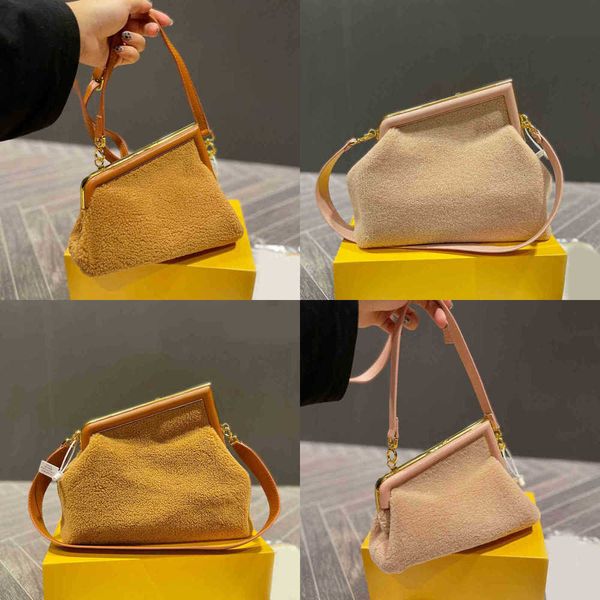 plush shoulder bags luxury crossbody bag f clip handbags women ostrich skin messenger clutch versatile women's evening bag 220809/22090
plush shoulder bags luxury crossbody bag f clip handbags women ostrich skin messenger clutch versatile women's evening bag 220809/22090