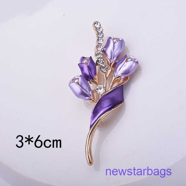 factory outlet wholesale brooches versatile accessories small suit female korean fashion temperament pin version prevent from going out, Gray
factory outlet wholesale brooches versatile accessories small suit female korean fashion temperament pin version prevent from going out, Gray