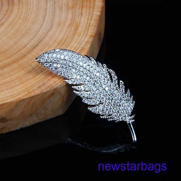 factory outlet wholesale brooches fashion micro inlaid zircon leaf versatile suit coat sweater feather pin scarf button accessories, Gray
factory outlet wholesale brooches fashion micro inlaid zircon leaf versatile suit coat sweater feather pin scarf button accessories, Gray