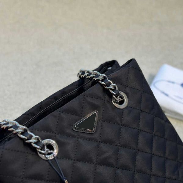 pbag triangle nylon small square pouch totes tote bag classic p purse handbag womens designer bag underarm shopper bags designers purse wall
pbag triangle nylon small square pouch totes tote bag classic p purse handbag womens designer bag underarm shopper bags designers purse wall