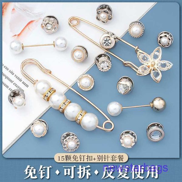 factory outlet wholesale brooches light proof buckle small fragrance pearl cufflinks waist retracting artifact word pin jewelry accessories, Gray
factory outlet wholesale brooches light proof buckle small fragrance pearl cufflinks waist retracting artifact word pin jewelry accessories, Gray
