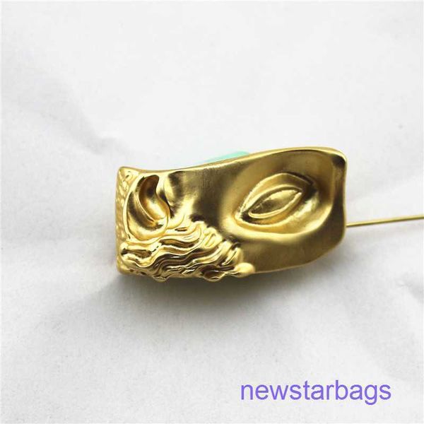 factory outlet wholesale brooches fashion matte gold face brooch exaggerated personality cool wind half mask collar pin, Gray
factory outlet wholesale brooches fashion matte gold face brooch exaggerated personality cool wind half mask collar pin, Gray