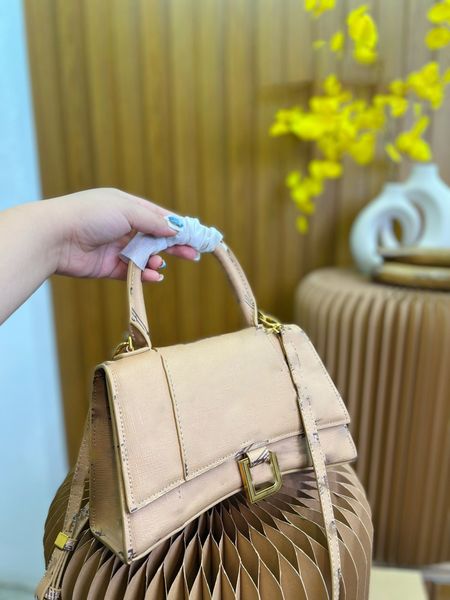 designers bags messenger handbags 2022 5a quality purse lady balencigas women wallets hobo purses famous designer hourglass bag
designers bags messenger handbags 2022 5a quality purse lady balencigas women wallets hobo purses famous designer hourglass bag