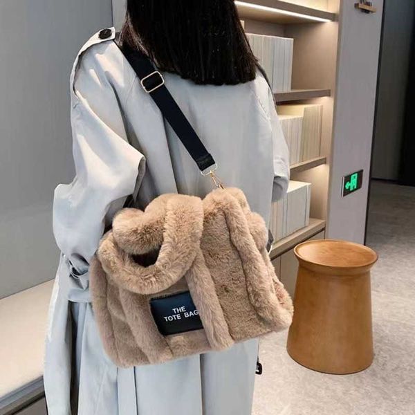 2023 bag women's new style wool like single shoulder tote 100 large capacity shopping commuter messenger
2023 bag women's new style wool like single shoulder tote 100 large capacity shopping commuter messenger