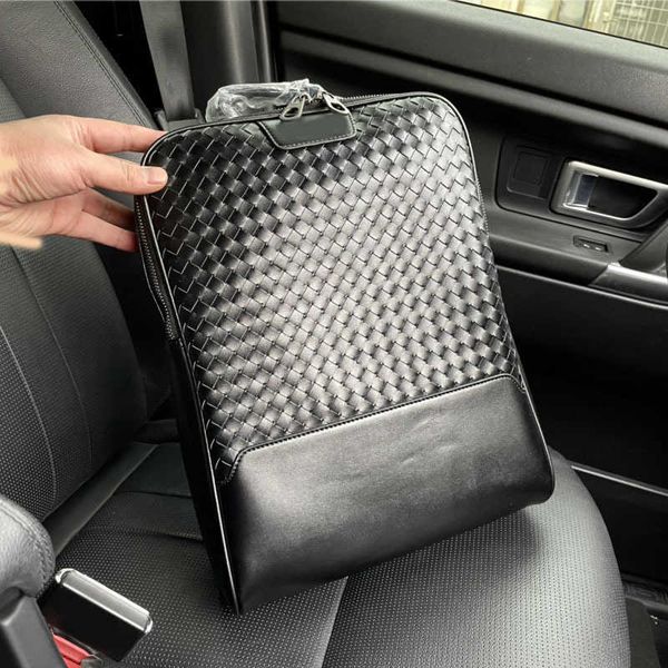 designer bags large capacity men handbag backpacks shoulder woven leather designer male double zipper backpack 220314
designer bags large capacity men handbag backpacks shoulder woven leather designer male double zipper backpack 220314