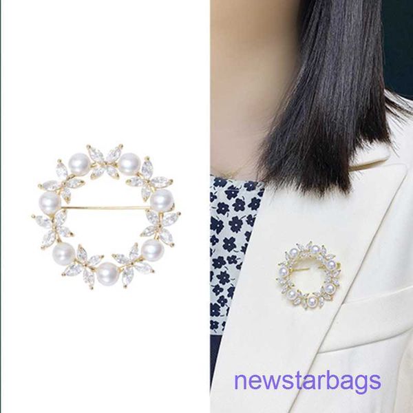 factory outlet wholesale brooches brooch korean version small fresh butterfly wreath pearl brooch female luxury copper p, Gray
factory outlet wholesale brooches brooch korean version small fresh butterfly wreath pearl brooch female luxury copper p, Gray