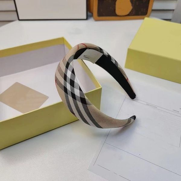 2022 bur brand women designers headbands stripe mix colors sports hair hoop girls headwear luxury headband no box, Silver
2022 bur brand women designers headbands stripe mix colors sports hair hoop girls headwear luxury headband no box, Silver