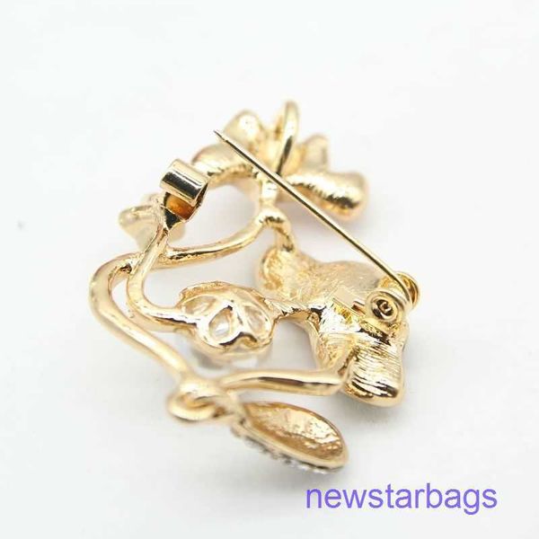 factory outlet wholesale brooches national fashion personality enamel lotus flower water drop leaf pearl brooch pin dress accessories women, Gray
factory outlet wholesale brooches national fashion personality enamel lotus flower water drop leaf pearl brooch pin dress accessories women, Gray