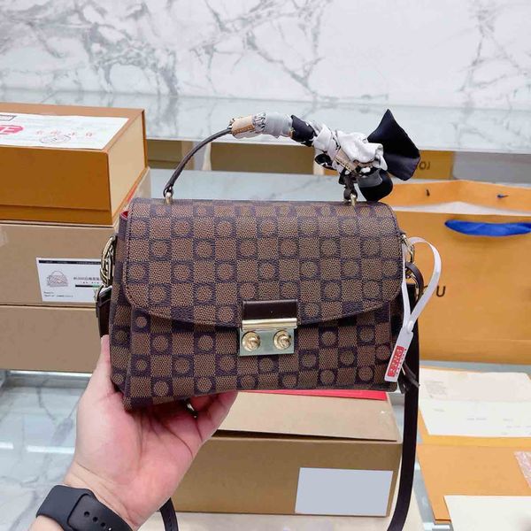 bags totes handbag designer bag women classic imitation famous brand solid logo plaid single shoulder bag versatile commuting party wallet
bags totes handbag designer bag women classic imitation famous brand solid logo plaid single shoulder bag versatile commuting party wallet