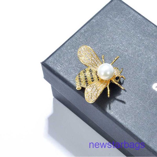 factory outlet wholesale brooches high grade diamond inlaid pearl bee women's high-end clothing accessories pin silk scarf button, Gray
factory outlet wholesale brooches high grade diamond inlaid pearl bee women's high-end clothing accessories pin silk scarf button, Gray