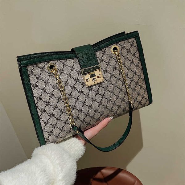 women's bag 2023 spring new messenger fashion women's trend hand one shoulder commuter chain tote bag
women's bag 2023 spring new messenger fashion women's trend hand one shoulder commuter chain tote bag