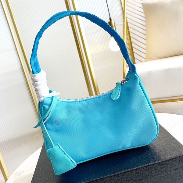 classic luxurys handbags tote bag with zipper luxury bags womens bag small size half moon nylon fashion designer totes casual versatile hand
classic luxurys handbags tote bag with zipper luxury bags womens bag small size half moon nylon fashion designer totes casual versatile hand