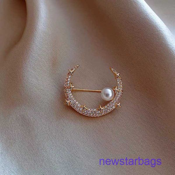 factory outlet wholesale brooches korean fashion design sense flash diamond moon pearl brooch women's temperament net red personalized, Gray
factory outlet wholesale brooches korean fashion design sense flash diamond moon pearl brooch women's temperament net red personalized, Gray
