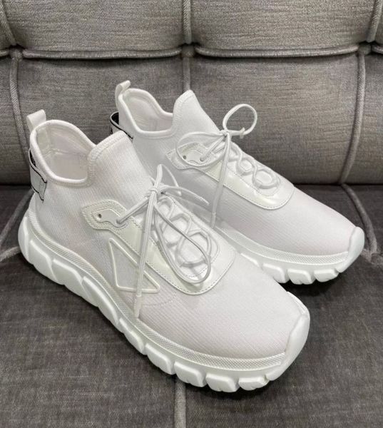 2022 new famous design ultra-light knit fabric sports shoes men embossed rubber triangle sneakers white black re-nylon & brushed leather cas
2022 new famous design ultra-light knit fabric sports shoes men embossed rubber triangle sneakers white black re-nylon & brushed leather cas
