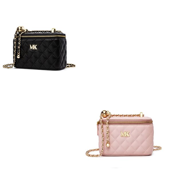 women shoulder bag 2023 new crystal handbags summer fashion underarm purses luxury totes bling nylon classic shiny handbag zipper valentine&
women shoulder bag 2023 new crystal handbags summer fashion underarm purses luxury totes bling nylon classic shiny handbag zipper valentine&