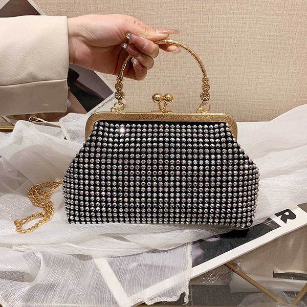 high texture rhinestone bag women's 2023 spring and summer new handheld clip mouth shell bright diamond chain messenger
high texture rhinestone bag women's 2023 spring and summer new handheld clip mouth shell bright diamond chain messenger