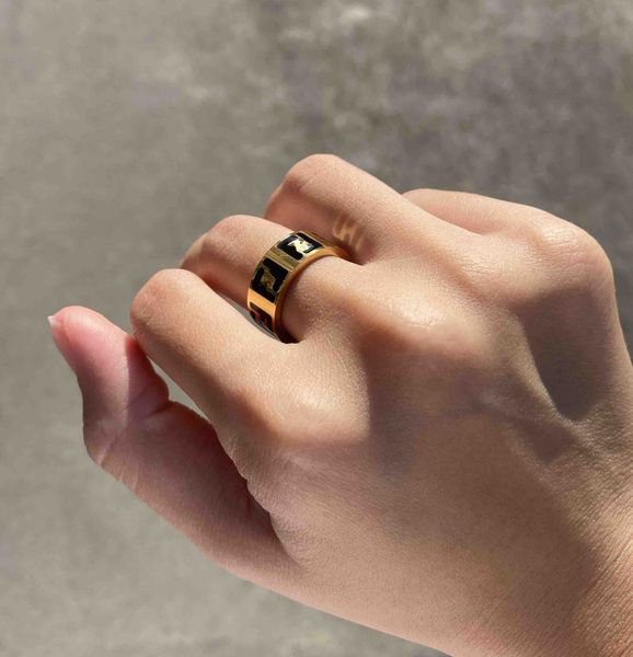 band rings designer made in italy f ring extravagant enamel hollow gold silver rose stainless steel letter black white women men jewelry lad
band rings designer made in italy f ring extravagant enamel hollow gold silver rose stainless steel letter black white women men jewelry lad