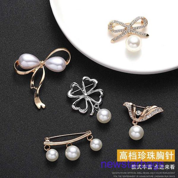 factory outlet wholesale brooches women's brooch anti tarnishing cheongsam han clothing accessories temperament net red neckline pin, Gray
factory outlet wholesale brooches women's brooch anti tarnishing cheongsam han clothing accessories temperament net red neckline pin, Gray