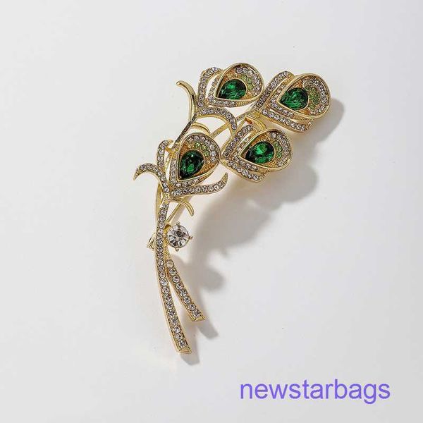 factory outlet wholesale brooches crystal rhinestone peacock wing brooch ins personality exquisite light luxury temperament sweater pin, Gray
factory outlet wholesale brooches crystal rhinestone peacock wing brooch ins personality exquisite light luxury temperament sweater pin, Gray