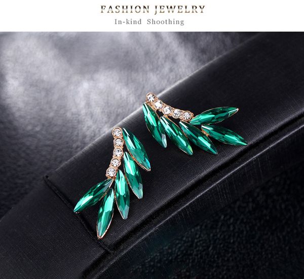 the new style personality huggie alloy glass crystal temperament lady europe and the united states popular earrings, Golden;silver
the new style personality huggie alloy glass crystal temperament lady europe and the united states popular earrings, Golden;silver