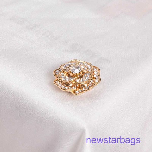 factory outlet wholesale brooches korean fashion rose brooch women's net red diamond anti slip buckle pin nail fast fixed clothing acce, Gray
factory outlet wholesale brooches korean fashion rose brooch women's net red diamond anti slip buckle pin nail fast fixed clothing acce, Gray