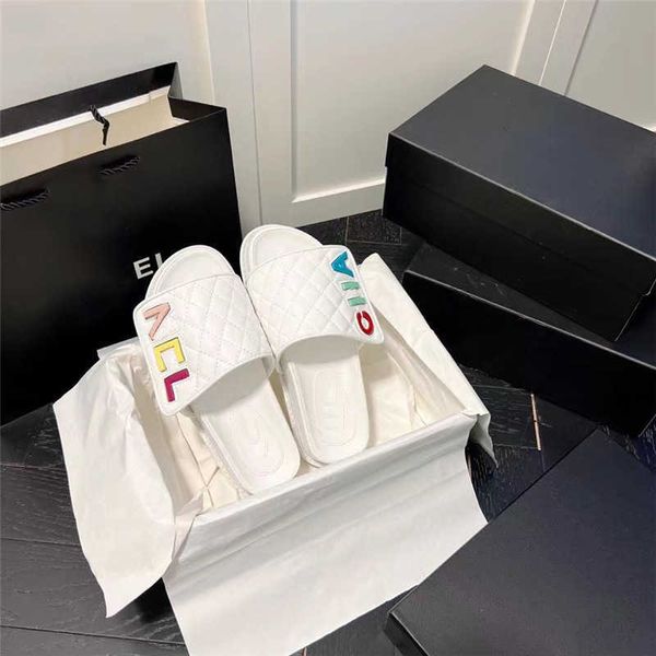 slippers high version 2022 new style small fragrant embroidery diamond flat slippers women wear embroidered letters thick soled sandals 0106, Black
slippers high version 2022 new style small fragrant embroidery diamond flat slippers women wear embroidered letters thick soled sandals 0106, Black