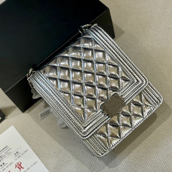 cc bag shoulder designer s lady luxries crossbody phonebag ladies bag purse wallets clutch totes handle keychain rivet zipper women luxury h 
cc bag shoulder designer s lady luxries crossbody phonebag ladies bag purse wallets clutch totes handle keychain rivet zipper women luxury h