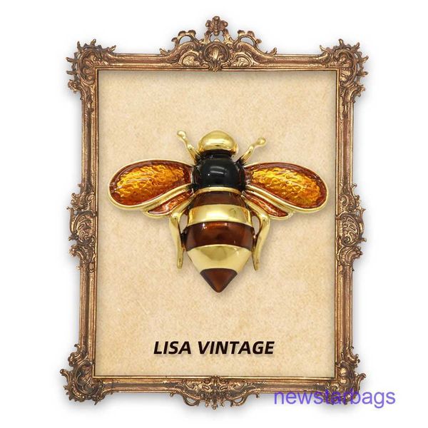 factory outlet wholesale brooches bee little middle vintage brooch femininity jewelry 2023 new niche pin exquisite suit accessories, Gray
factory outlet wholesale brooches bee little middle vintage brooch femininity jewelry 2023 new niche pin exquisite suit accessories, Gray