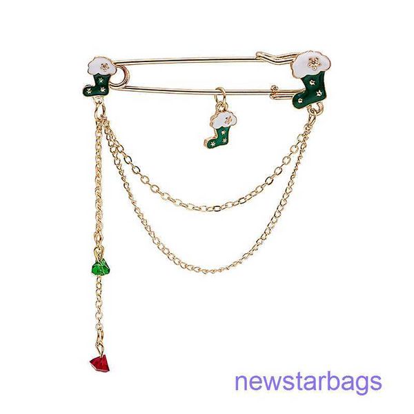 factory outlet wholesale brooches new fashion clothing accessories chain paper clip bell snowflake, Gray
factory outlet wholesale brooches new fashion clothing accessories chain paper clip bell snowflake, Gray