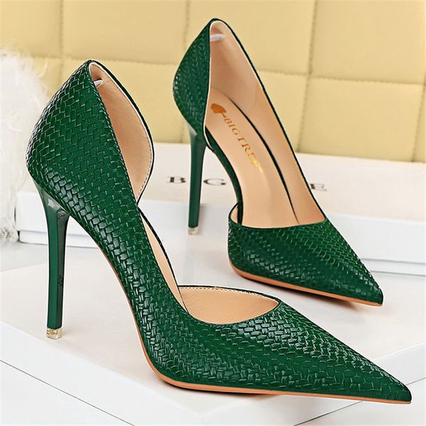 dress shoes 2023 women 7cm 105cm high heels pumps lady weave leather wedding burgundy stiletto fetish nightclub plus size party 230106, Black
dress shoes 2023 women 7cm 105cm high heels pumps lady weave leather wedding burgundy stiletto fetish nightclub plus size party 230106, Black