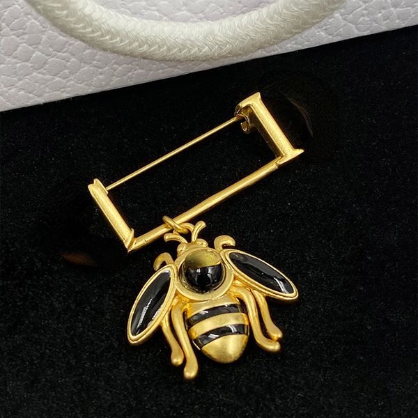 mid-ancient bee letter brooch women's european and american retro ornament all-match light luxury series accessories, Gray
mid-ancient bee letter brooch women's european and american retro ornament all-match light luxury series accessories, Gray
