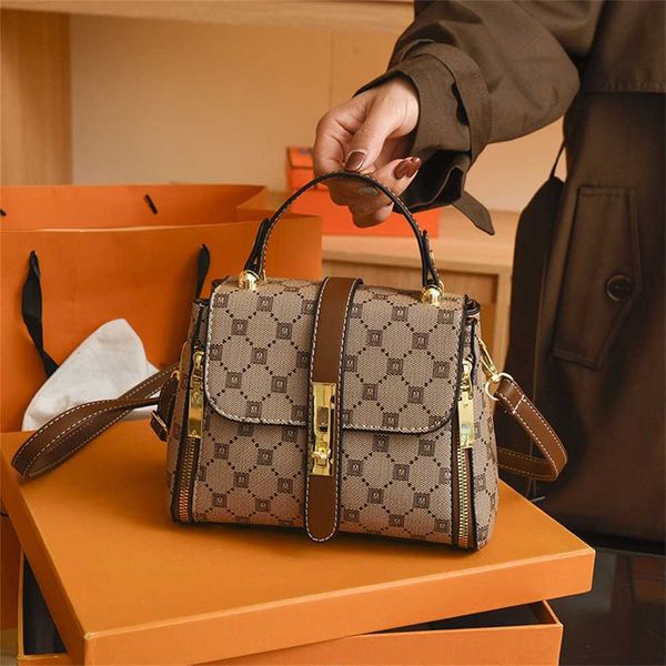 texture leather 2023 new fashion large capacity messenger women's autumn and winter versatile handbag 55% off clearance sale
texture leather 2023 new fashion large capacity messenger women's autumn and winter versatile handbag 55% off clearance sale