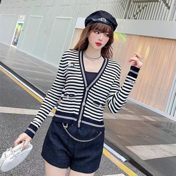 chan new 2023 women's brand jacket ootd designer fashion high-end classic logo coat leisure spring coats stripe knitting cardigan birth, Black;brown
chan new 2023 women's brand jacket ootd designer fashion high-end classic logo coat leisure spring coats stripe knitting cardigan birth, Black;brown
