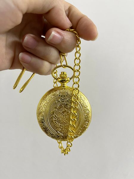 pocket watches vintage luxury gold carving quartz watch for men engraved golden case fob chain clock collection gift analog display 230106, Slivery;golden
pocket watches vintage luxury gold carving quartz watch for men engraved golden case fob chain clock collection gift analog display 230106, Slivery;golden