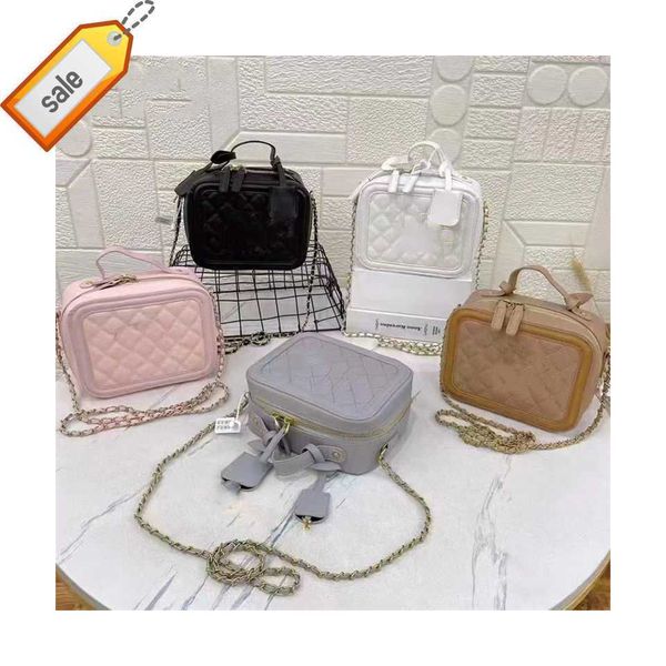 brand designer crossbody bags shoulder bag handbags tote 2023 new women's fashion texture leather shoulders makeup bags gift box packag
brand designer crossbody bags shoulder bag handbags tote 2023 new women's fashion texture leather shoulders makeup bags gift box packag