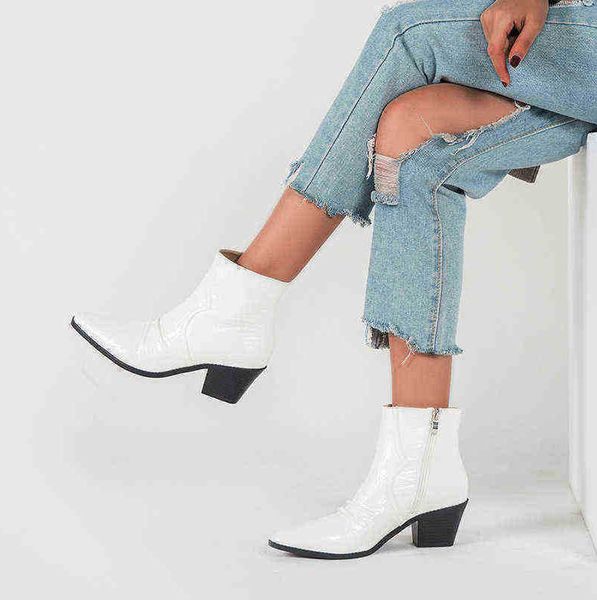 ankle boots women 2022 new fashion short tube thick heel high chelsea snake skin martin boots 220802, Black
ankle boots women 2022 new fashion short tube thick heel high chelsea snake skin martin boots 220802, Black