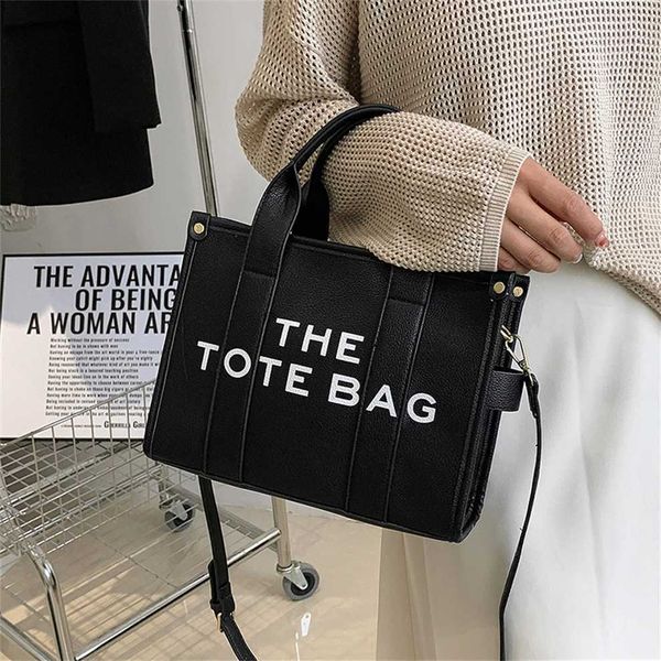 korean women's 2023 summer new versatile large capacity foreign style fashion messenger bag portable tote bag 50% off clearance sale
korean women's 2023 summer new versatile large capacity foreign style fashion messenger bag portable tote bag 50% off clearance sale