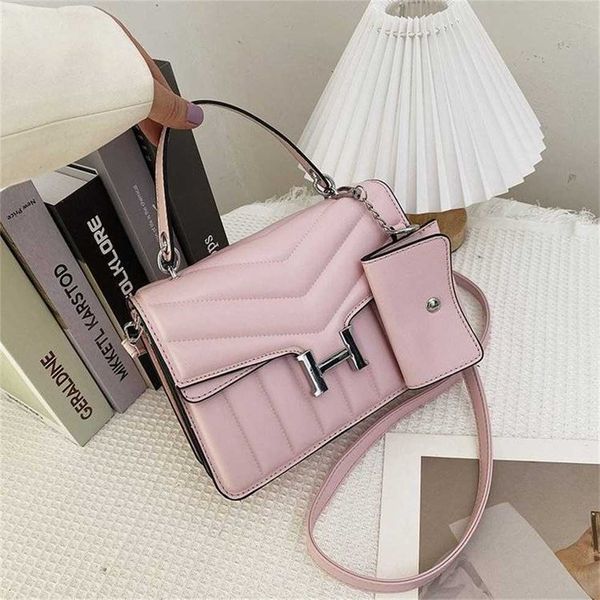 don't carry outdated any more. this year bags are popular. fashionable and stylish synthetic leather car stitching is small 55% off cle
don't carry outdated any more. this year bags are popular. fashionable and stylish synthetic leather car stitching is small 55% off cle