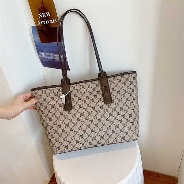 new large capacity tote printed commuter briefcase women's fashion shoulder bag 50% off clearance sale
new large capacity tote printed commuter briefcase women's fashion shoulder bag 50% off clearance sale