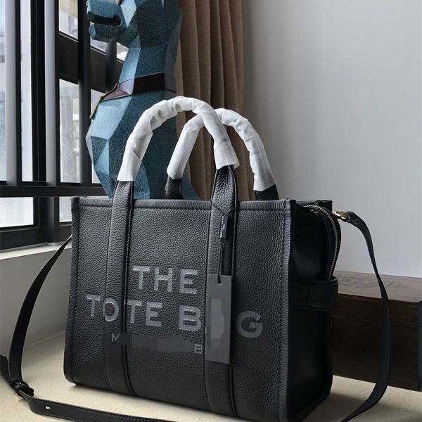 2023 new the large capacity tote bag simple korean fashion one shoulder crossbody handbag 75% off outlet store sale
2023 new the large capacity tote bag simple korean fashion one shoulder crossbody handbag 75% off outlet store sale