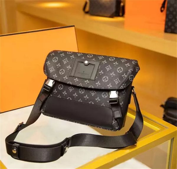 luxury designers mens shoulder bags purses classic fashion men messenger bags leather cross body bag school bookbag should crossbody bag cov
luxury designers mens shoulder bags purses classic fashion men messenger bags leather cross body bag school bookbag should crossbody bag cov