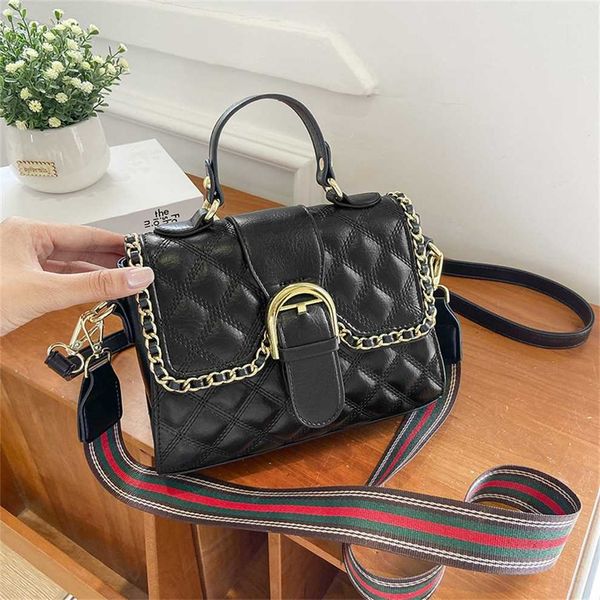 2023 new fashion women's rhombic chain small square texture one shoulder portable crossbody bag 50% off clearance sale
2023 new fashion women's rhombic chain small square texture one shoulder portable crossbody bag 50% off clearance sale