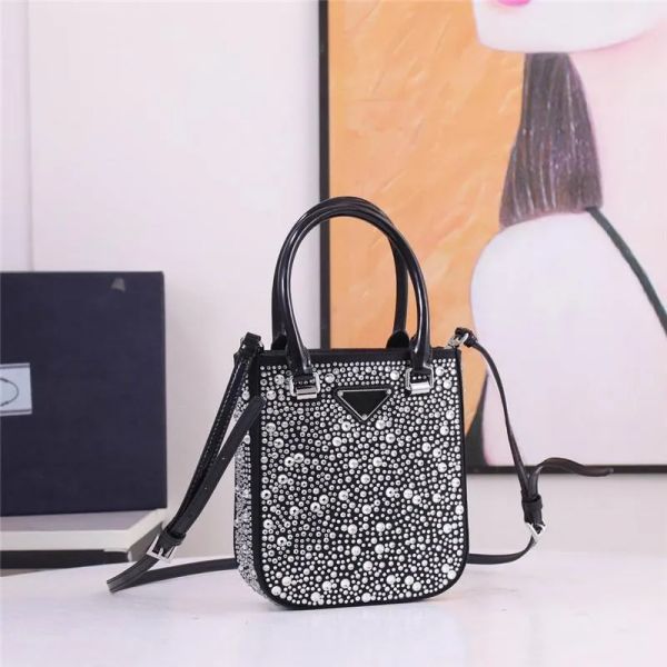 designer luxury bags handbags purses small saffiano leather panier bag satin handbag with decoration 1bg331 7a quality size 15x17.5x5cm
designer luxury bags handbags purses small saffiano leather panier bag satin handbag with decoration 1bg331 7a quality size 15x17.5x5cm