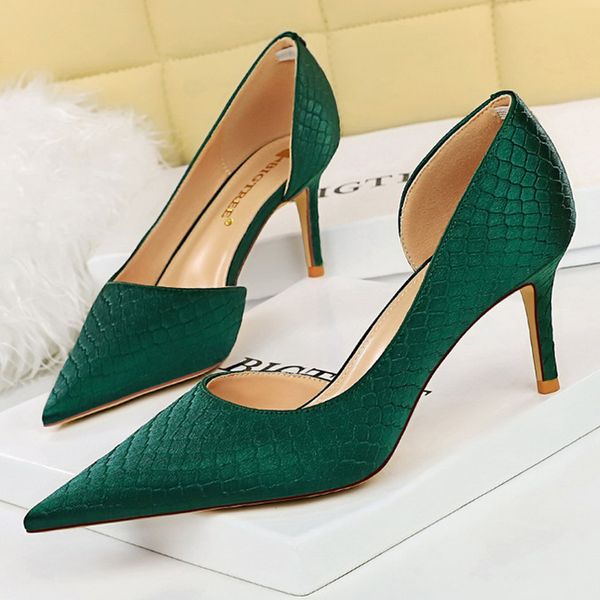 dress shoes bigtree snakeprint satin women pumps pointed toe kitten heels ladies fashion party stiletto large size 43 230106, Black
dress shoes bigtree snakeprint satin women pumps pointed toe kitten heels ladies fashion party stiletto large size 43 230106, Black