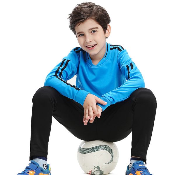 setssuits children football training kids long sleeve autumn winter men soccer team sports set running tracksuits sportswear 230106
setssuits children football training kids long sleeve autumn winter men soccer team sports set running tracksuits sportswear 230106