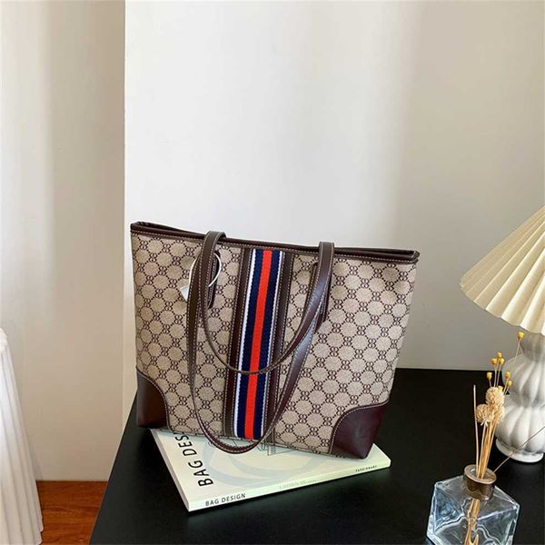 color contrast large capacity tote women's armpit 2023 new trend autumn portable single shoulder cross body bag 50% off clearance sale
color contrast large capacity tote women's armpit 2023 new trend autumn portable single shoulder cross body bag 50% off clearance sale