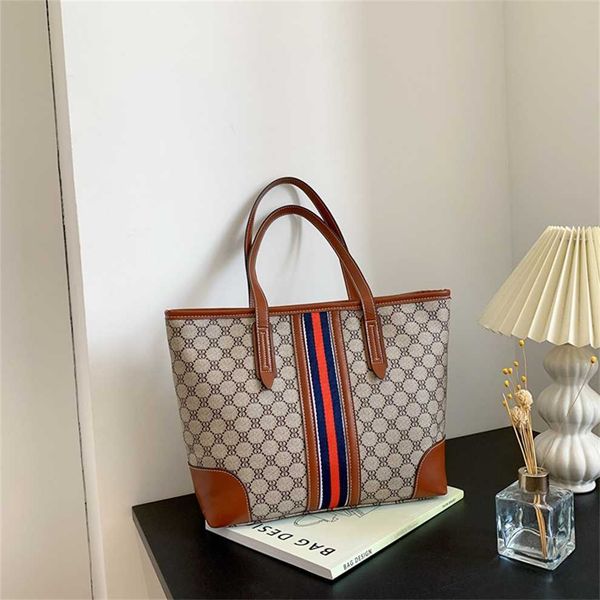 large capacity for women in autumn and winter new fashion versatile shoulder simple commuter portable tote bag 50% off clearance sale
large capacity for women in autumn and winter new fashion versatile shoulder simple commuter portable tote bag 50% off clearance sale