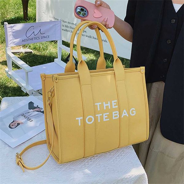 2023 new tote large capacity letter portable underarm bag fashion trend single shoulder messenger bag 75% off online sales
2023 new tote large capacity letter portable underarm bag fashion trend single shoulder messenger bag 75% off online sales