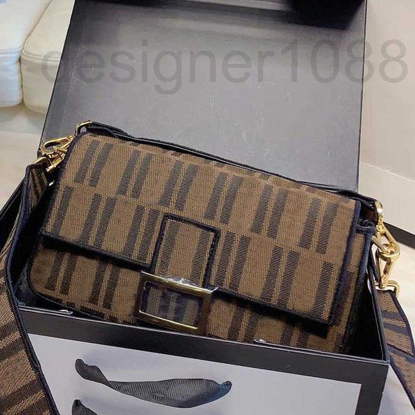 crossbody bag travel bags clutch handbag purse fashion hardware envelope flap letter embroidery women postman retro messenger canvas
crossbody bag travel bags clutch handbag purse fashion hardware envelope flap letter embroidery women postman retro messenger canvas